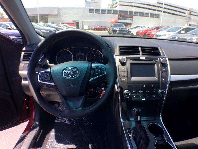 2017 Toyota Camry SE 4dr Sedan